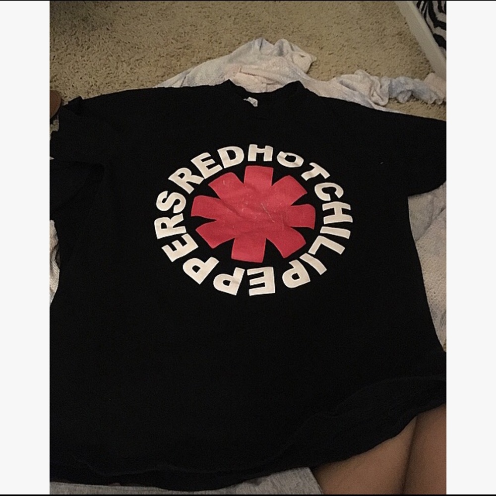 Red Hot Chili Peppers band shirt 😎🎸🥁